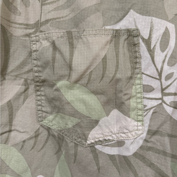 NWT Jamaica Bay capris 20w tropical print - Picture 3 of 3